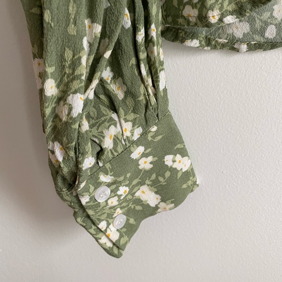 & Other Stories pistachio floral blouse - Picture 4 of 6